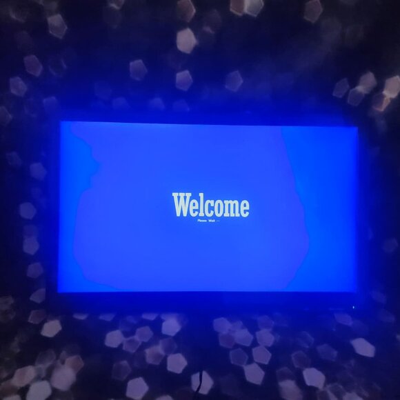 Prechen 24 Inch Touchscreen Monitor - Picture 7 of 8